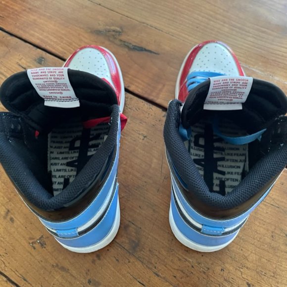 Nike Jordan 1 Retro High Fearless UNC Chicago Size 8 main image 4